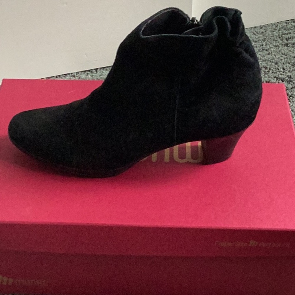 Munro Alvie Suede Bootie